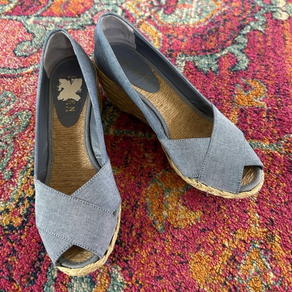 Ralph Lauren | Women’s chambray blue Cecilia criss cross open toe espadrille, 8 - Picture 5 of 16